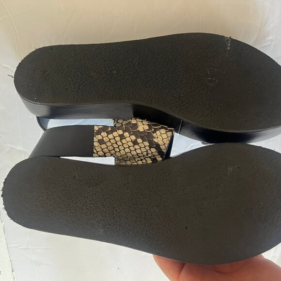 VINCE MARETT SNAKE EMBOSSED WEDGE SANDAL SIZE 7 US - Picture 6 of 6